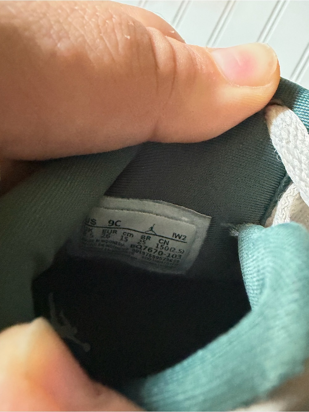 Jordan Kids White and Dark Green Retro-Style Sneakers - Picture 5 of 5